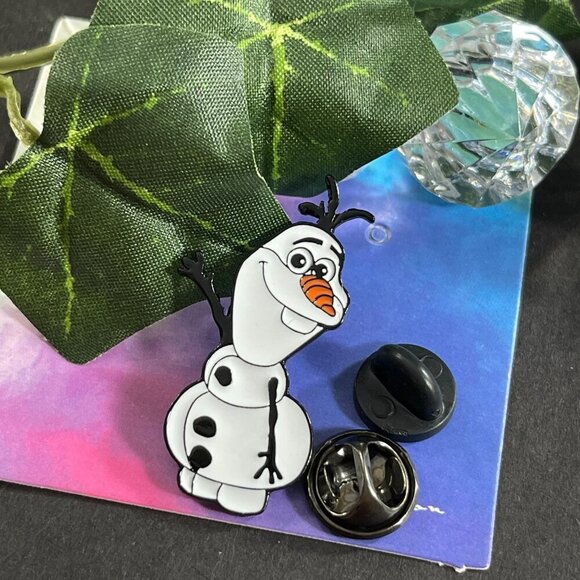 Olaf Snowman Lapel Pin Frozen Carrot Nose Badge Brooch Accessories Jewelry Pin - Picture 2 of 10